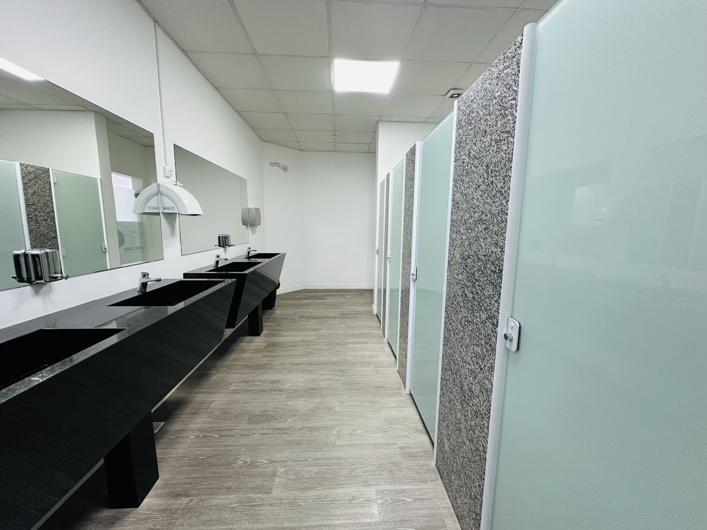Banheiros do Auditório Universo IPP no mesmo andar da sala