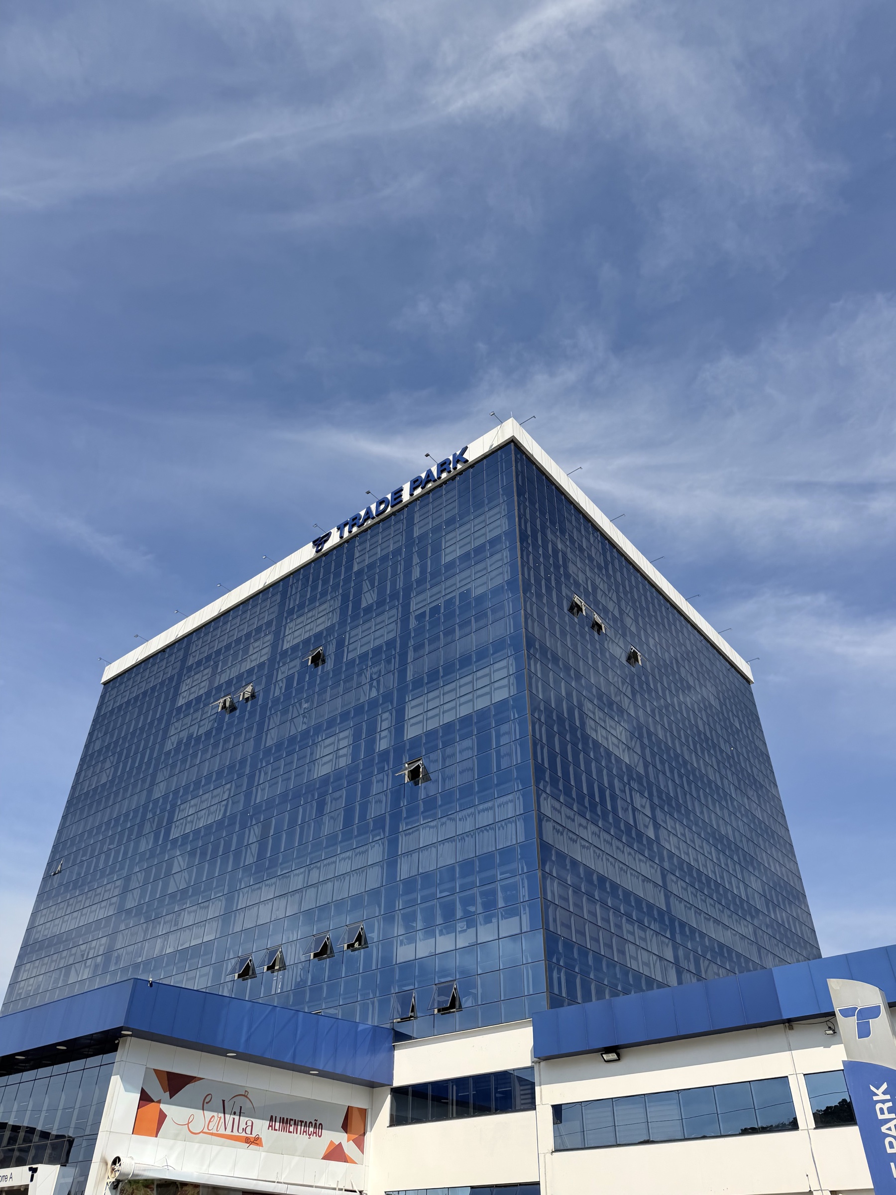 Vista externa do prédio Trade Park, referência de localização do Auditório IPP